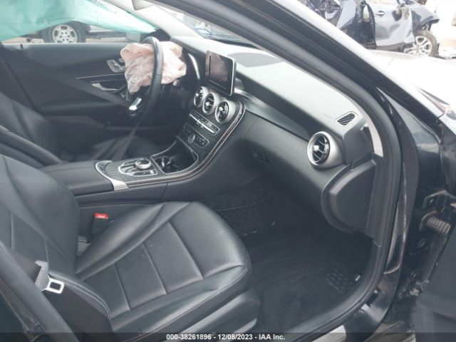 55SWF4JB4HU209916 Mercedes-Benz C 300 Luxury/sport