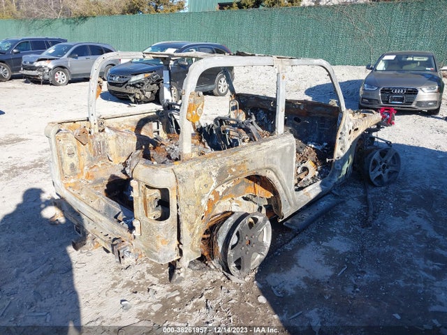 1C4GJXAG8JW326076 Jeep Wrangler Sport S 4x4