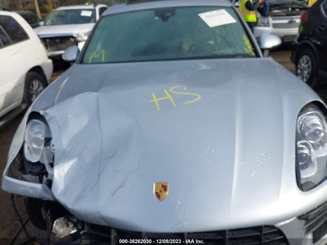 2017 PORSCHE MACAN WP1AA2A56HLB06436 Photo 9