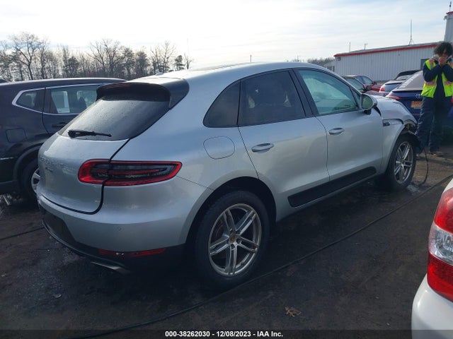 2017 PORSCHE MACAN WP1AA2A56HLB06436 Photo 3