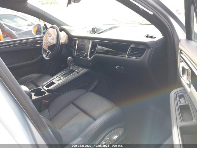 2017 PORSCHE MACAN WP1AA2A56HLB06436 Photo 4