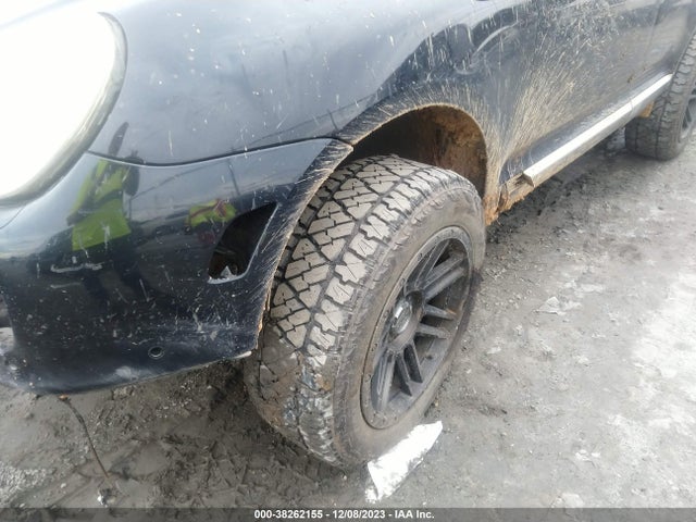 2004 PORSCHE CAYENNE WP1AC29P94LA92817 Photo 5