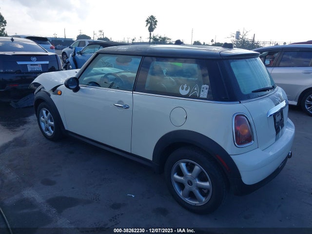 2009 MINI COOPER WMWMF33519TU75111 Photo 2