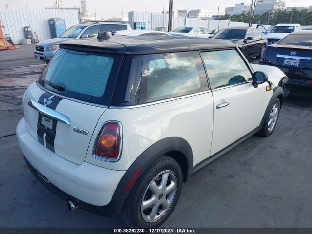 2009 MINI COOPER WMWMF33519TU75111 Photo 3