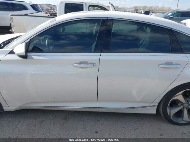 1HGCV2F96KA005704 Honda Accord Touring 2.0t
