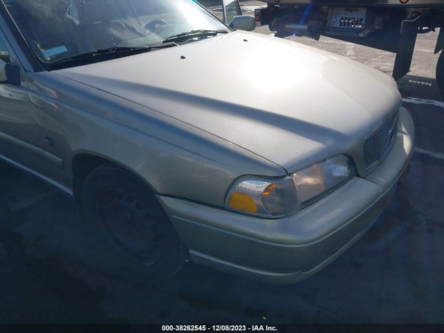 1999 VOLVO S70 VIN: YV1LS55A2X1578217