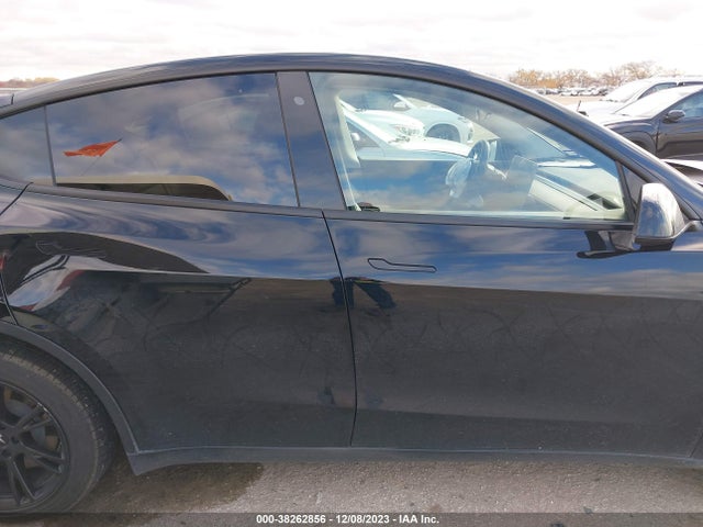 2021 TESLA MODEL Y LONG RANGE DUAL MOTOR ALL-WHEEL DRIVE VIN: 5YJYGDEE8MF060271
