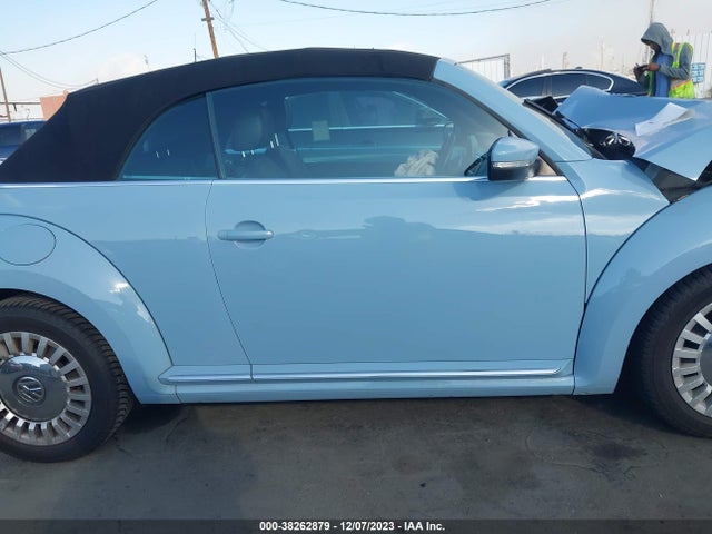 3VW517AT7FM819076 Volkswagen Beetle 1.8t