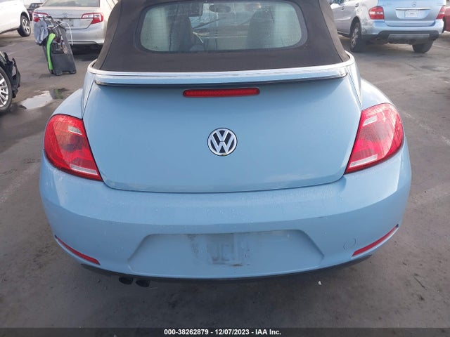 3VW517AT7FM819076 Volkswagen Beetle 1.8t