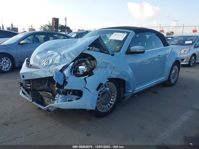 3VW517AT7FM819076 Volkswagen Beetle 1.8t