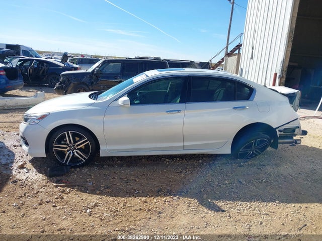 Honda Accord Touring 2016 1HGCR3F96GA006952 Image 15