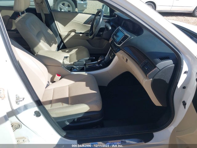 Honda Accord Touring 2016 1HGCR3F96GA006952 Image 5