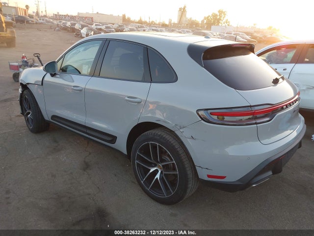 2023 PORSCHE MACAN WP1AA2A57PLB09599 Photo 2