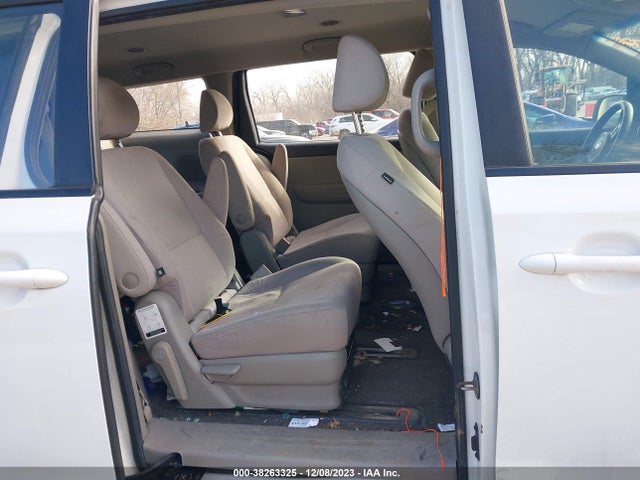 KNDMA5C12J6386368 KIA Sedona L