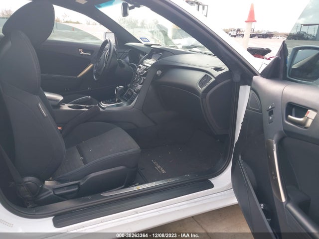 2015 HYUNDAI GENESIS 3.8 BASE VIN: KMHHT6KJ4FU127110