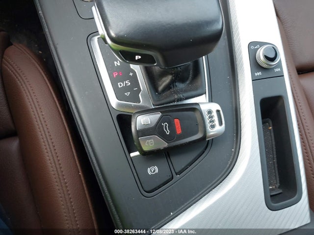 WAUENCF57JA007256 Audi A5 2.0t Premium