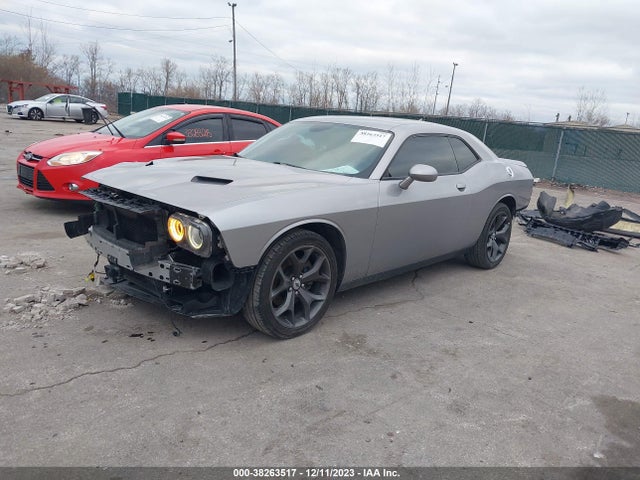 Dodge Challenger Sxt Plus 2018 2C3CDZAG9JH259122 Image 2