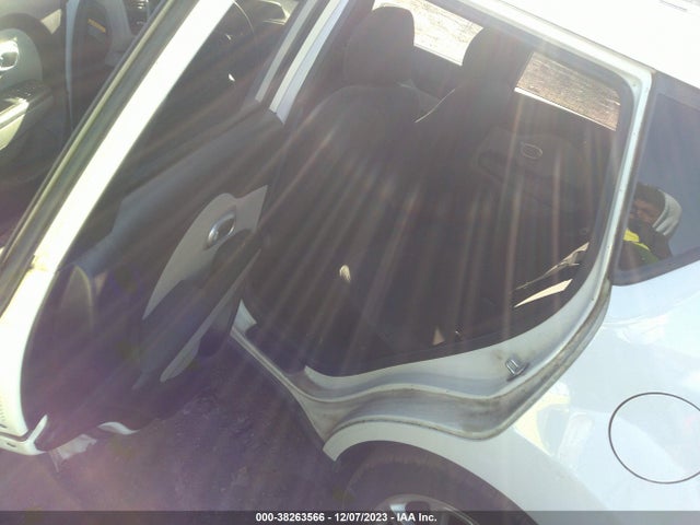KIA SOUL + 2017 KNDJP3A59H7459672 Image 8