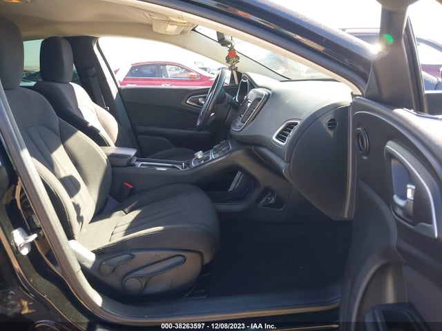 Chrysler 200 Limited 2015 1C3CCCAB1FN536512 Image 5