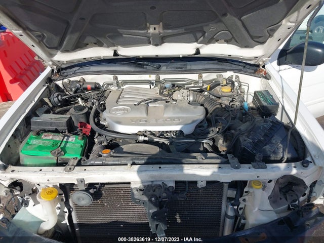 2001 NISSAN PATHFINDER SE VIN: JN8DR09Y11W598568