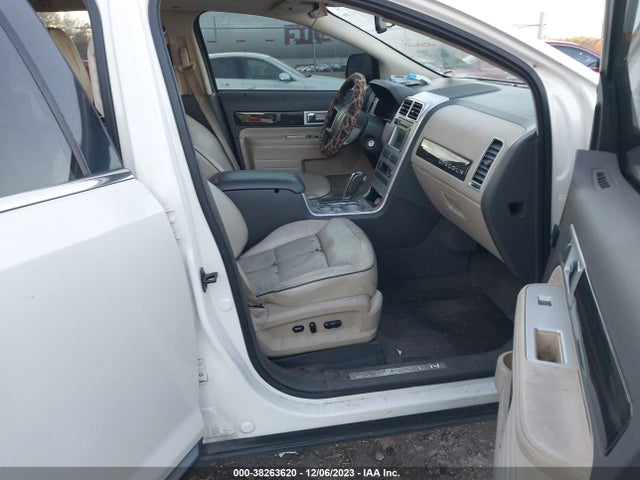 2008 LINCOLN MKX VIN: 2LMDU68C08BJ18048