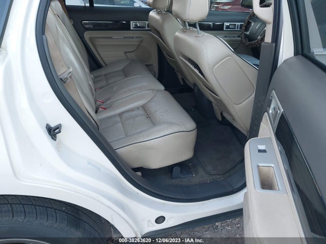2008 LINCOLN MKX VIN: 2LMDU68C08BJ18048