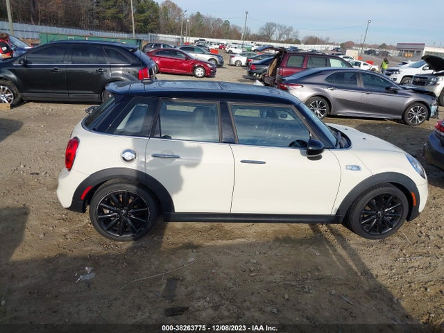 2015 MINI HARDTOP COOPER S VIN: WMWXU3C52F2B62463