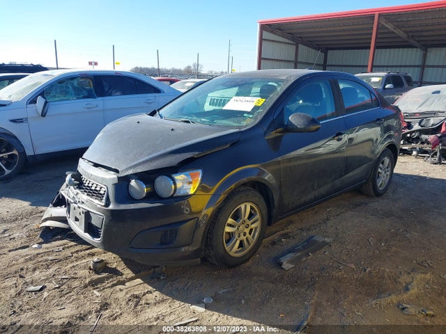 Chevrolet Sonic Lt Auto 2015 1G1JC5SH4F4163885 Image 2
