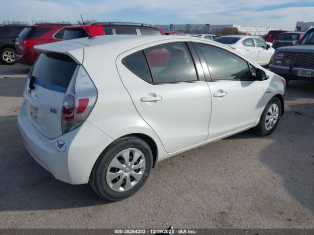 JTDKDTB35E1575105 Toyota Prius C One