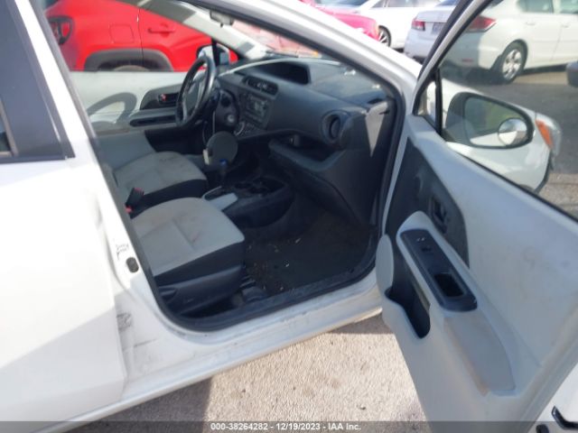 JTDKDTB35E1575105 Toyota Prius C One
