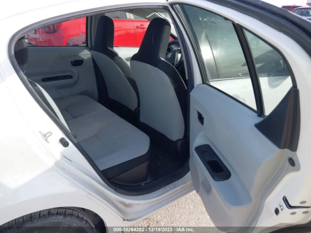 JTDKDTB35E1575105 Toyota Prius C One