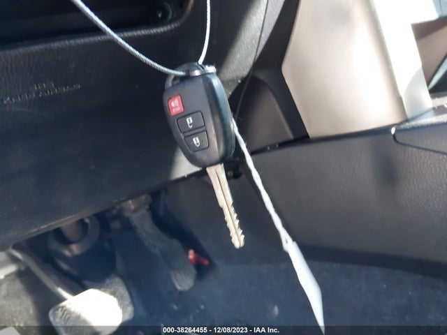Toyota RAV4 LE 2014 2T3ZFREV4EW077861 Image 11