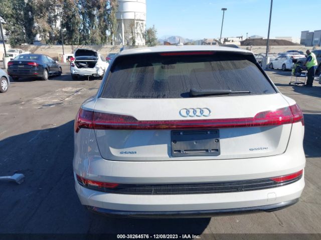 WA1AAAGE7NB019630 Audi E-tron Premium Quattro
