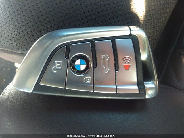 WBA7F0C56HGM21421 BMW 750i