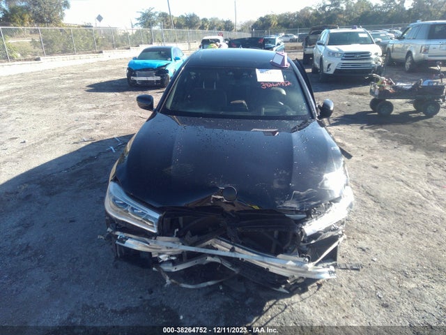 WBA7F0C56HGM21421 BMW 750i