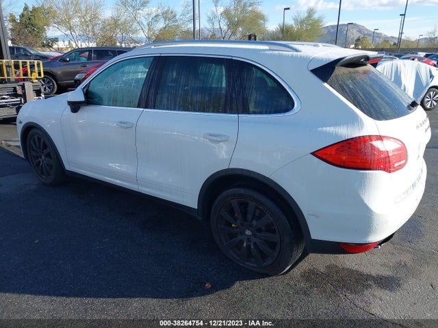 2013 PORSCHE CAYENNE WP1AB2A22DLA81595 Photo 2