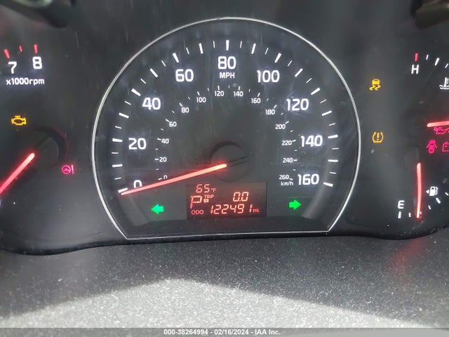 2014 KIA SORENTO LX VIN: 5XYKTCA65EG465735
