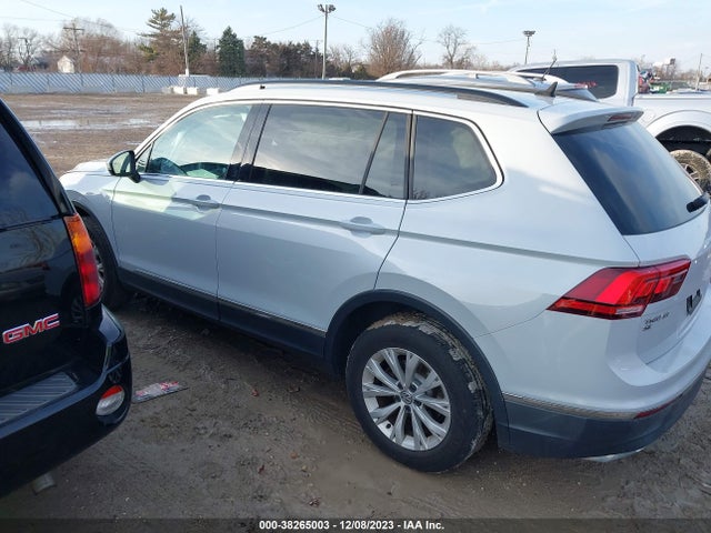 2018 VOLKSWAGEN TIGUAN 2.0T SE/2.0T SEL VIN: 3VV2B7AX2JM181710