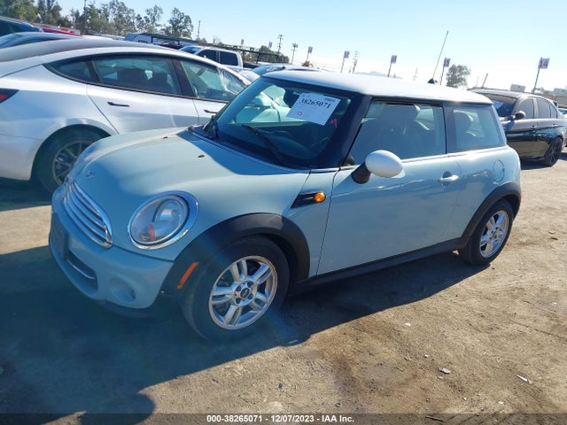 2011 MINI COOPER WMWSU3C57BT251103 Photo 1