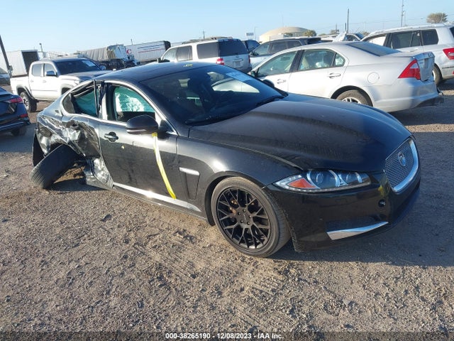 2015 JAGUAR XF SAJWA0FS8FPU67636 Photo 0