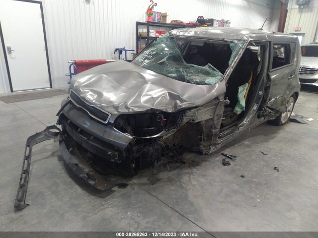 KIA SOUL + 2014 KNDJP3A59E7077136 Image 2