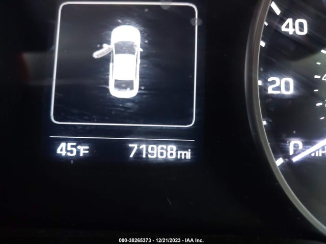 2018 HYUNDAI ELANTRA SEL VIN: 5NPD84LF6JH303368