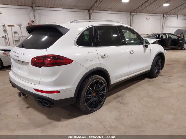 2016 PORSCHE CAYENNE WP1AB2A23GLA92738 Photo 3