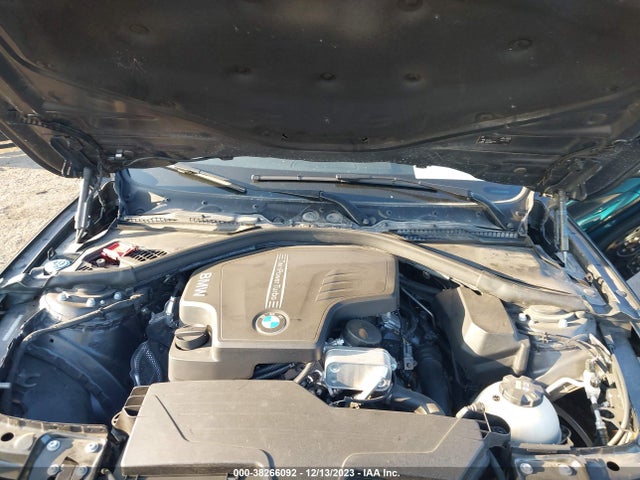 BMW 320i 2016 WBA8A9C55GK619362 Image 10