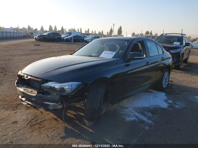 BMW 320i 2016 WBA8A9C55GK619362 Image 2