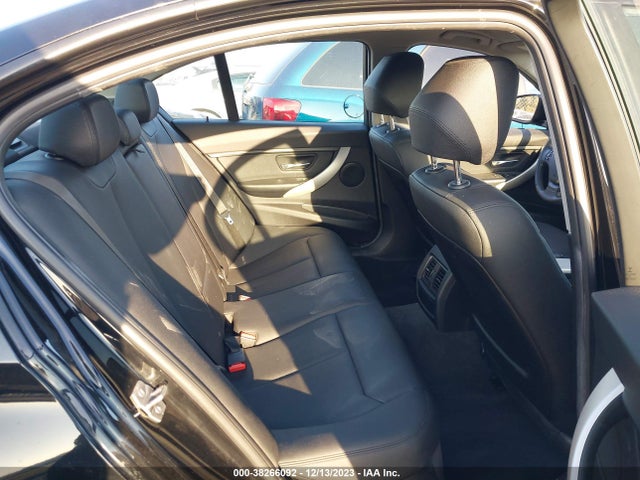 BMW 320i 2016 WBA8A9C55GK619362 Image 8