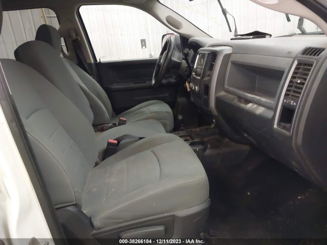 2013 RAM 2500 TRADESMAN VIN: 3C6TR5HT4DG550325