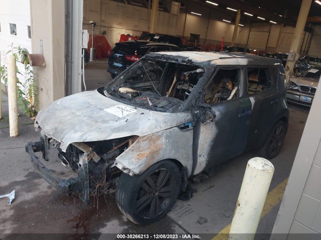 KIA SOUL + 2015 KNDJP3A53F7219174 Image 2