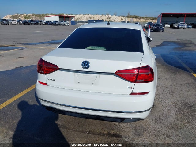 1VWAS7A34GC057758 Volkswagen Passat 1.8t R-line
