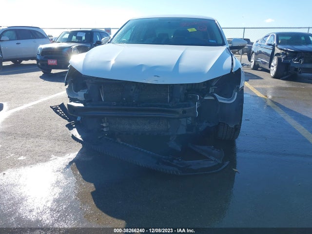 1VWAS7A34GC057758 Volkswagen Passat 1.8t R-line